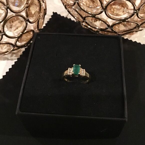 EMERALDāStoneĀ andāDiamondāAccentsā14ākāgold - Picture 3 of 4